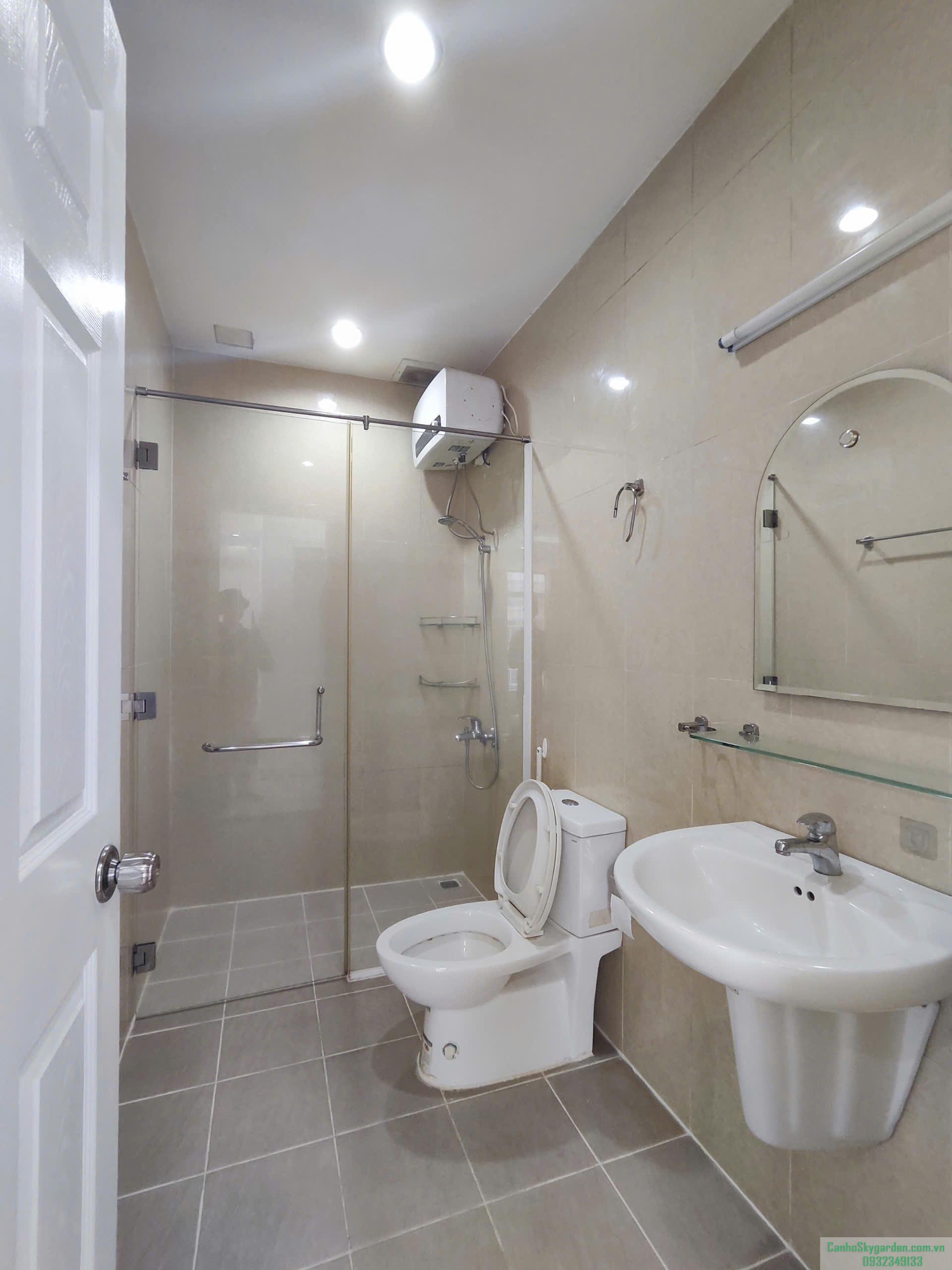Bán CH Sky 3 2PN 1WC giá 4ty1 (view hồ bơi) Bán (11)