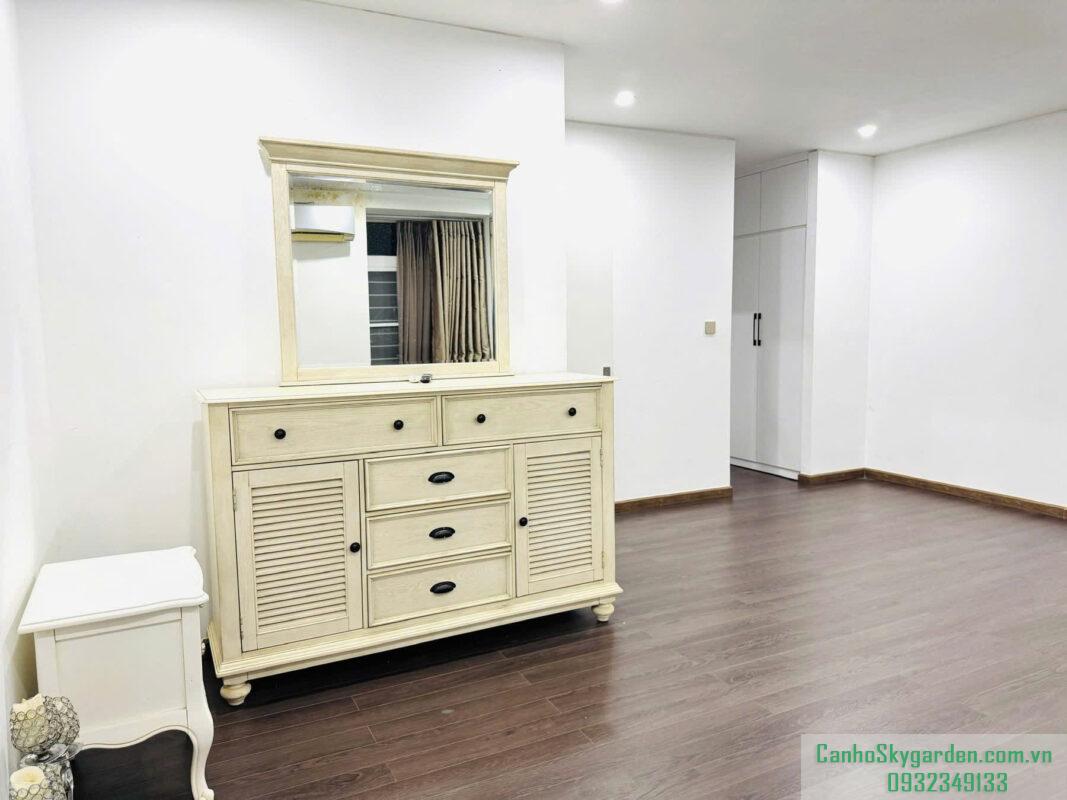 Cần bán căn Sky Garden 3, DT 57m2 - 2 phòng ngủ đầy đủ nội thất. Giá đầu tư rẻ nhất thị trường Bán (68)