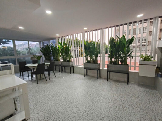 CHO THUÊ CĂN GÓC SÂN VƯỜN SKY GARDEN 3 .Nhà full nội thất đẹp Bán (77)