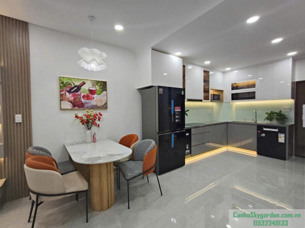 Bán siêu phẩm Penthouse Sky Garden 2.5 ngủ, 4wc, 2 ban công lớn, 1 sân thượng 7 máy lạnh, máy giặt, máy rửa chén, lò vi sóng, lò nướng, bếp từ, tủ lạnh, hệ thống nước nóng năng lượng mặt trời. Bán (8)