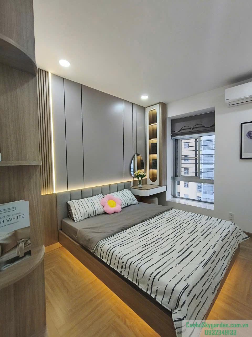 Bán siêu phẩm Penthouse Sky Garden 2.5 ngủ, 4wc, 2 ban công lớn, 1 sân thượng 7 máy lạnh, máy giặt, máy rửa chén, lò vi sóng, lò nướng, bếp từ, tủ lạnh, hệ thống nước nóng năng lượng mặt trời. Bán (9)