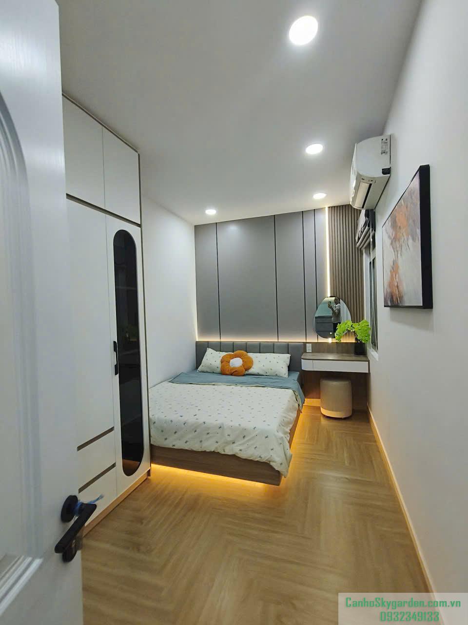 Bán siêu phẩm Penthouse Sky Garden 2.5 ngủ, 4wc, 2 ban công lớn, 1 sân thượng 7 máy lạnh, máy giặt, máy rửa chén, lò vi sóng, lò nướng, bếp từ, tủ lạnh, hệ thống nước nóng năng lượng mặt trời. Bán (11)