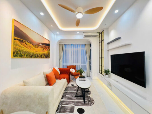Chủ nhà cần tiền bán nhanh, bán rẻ. Bán căn hộ Sky Garden 3.Thiết kế: 2 phòng ngủ, 1 wc Nhà full nội thất đẹp, xịn Bán (1)