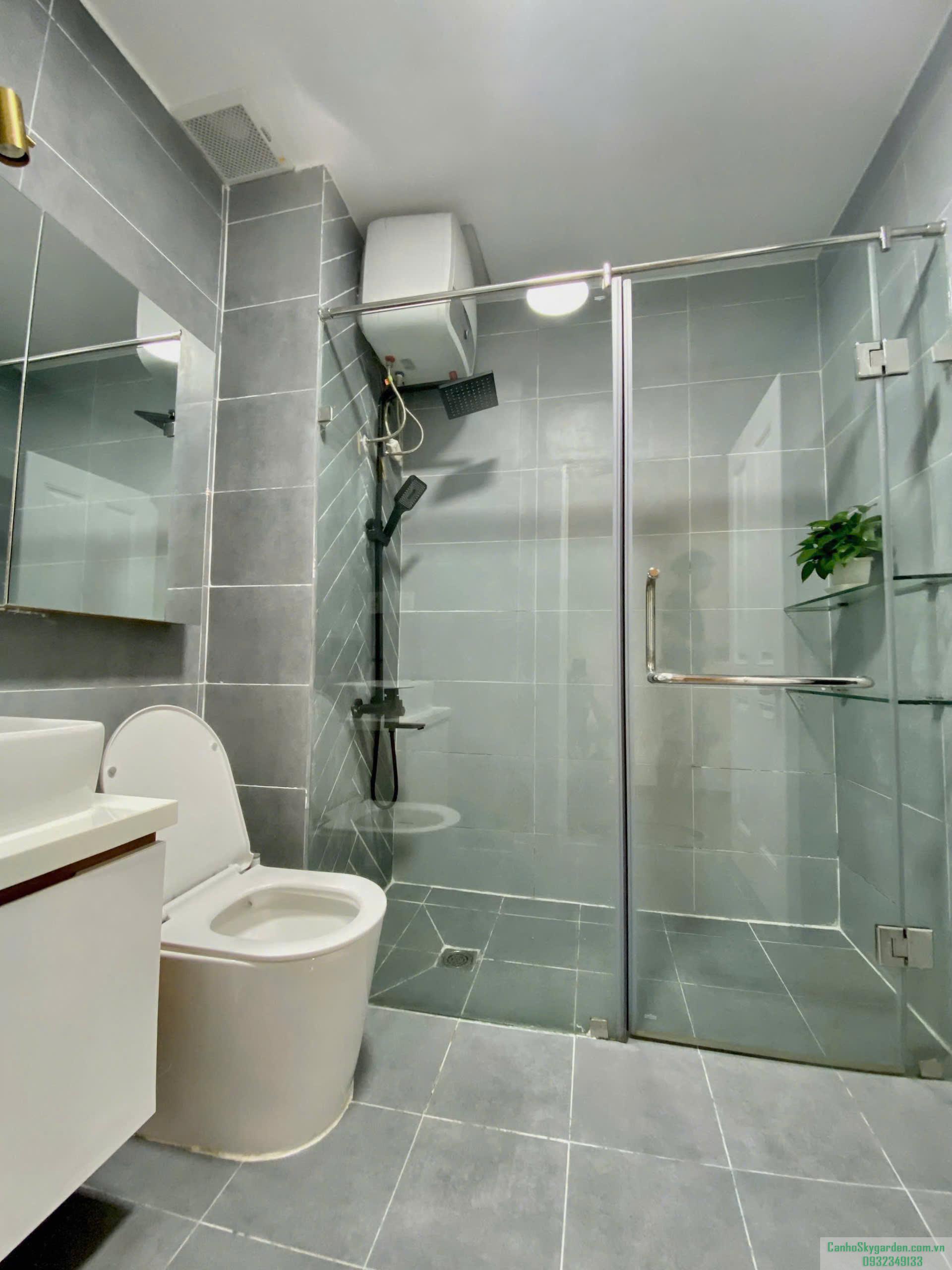 Chủ nhà cần tiền bán nhanh, bán rẻ. Bán căn hộ Sky Garden 3.Thiết kế: 2 phòng ngủ, 1 wc Nhà full nội thất đẹp, xịn Bán (15)